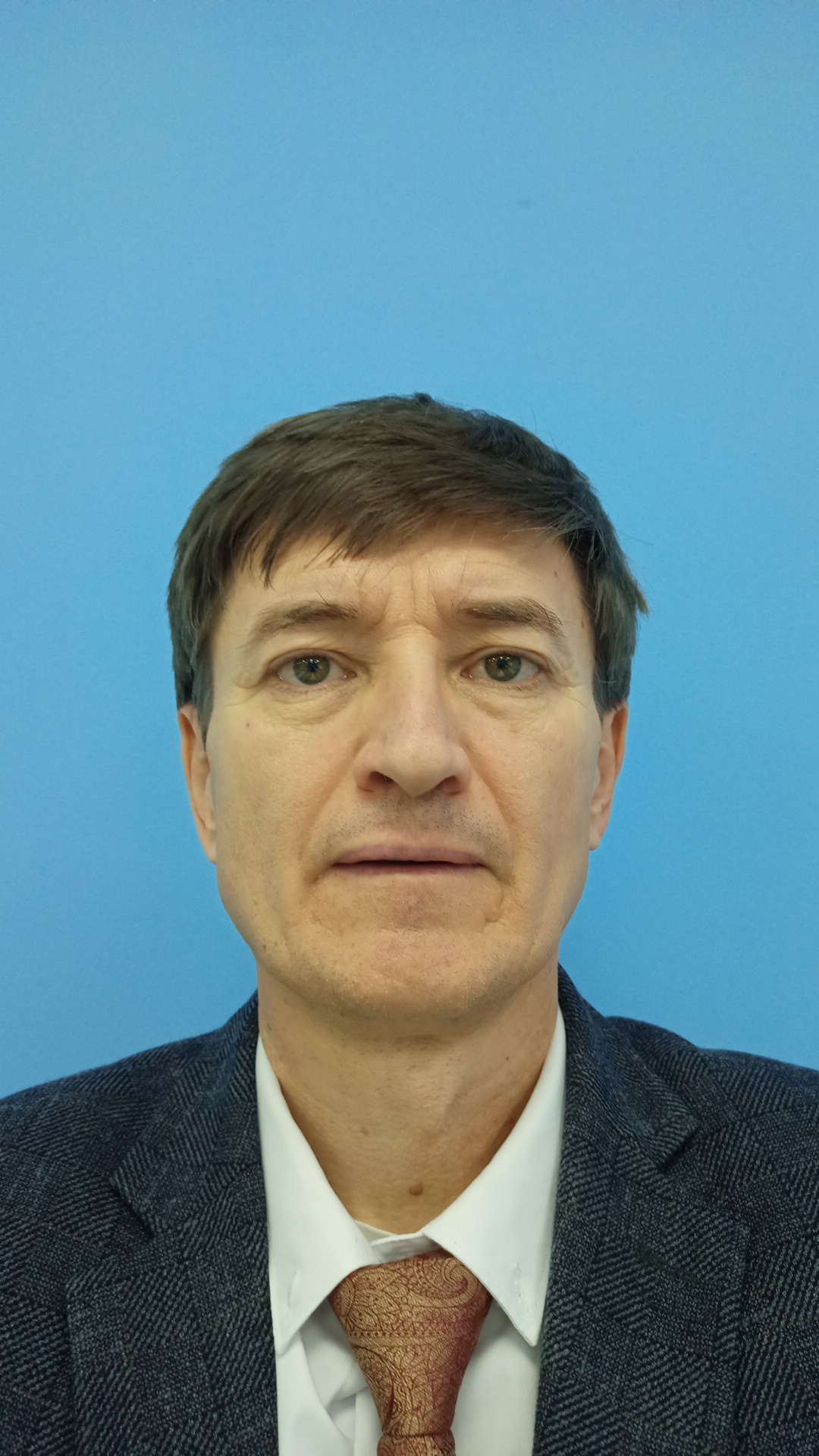 Ещанов Рустем Маратович учитель химии